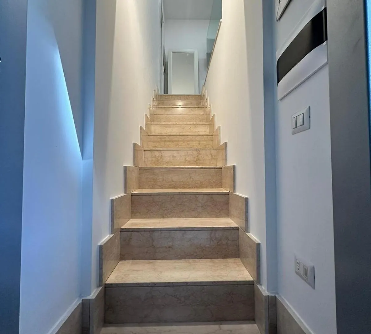 נאפולי Hv Suites Tribunalium 0*,  איטליה