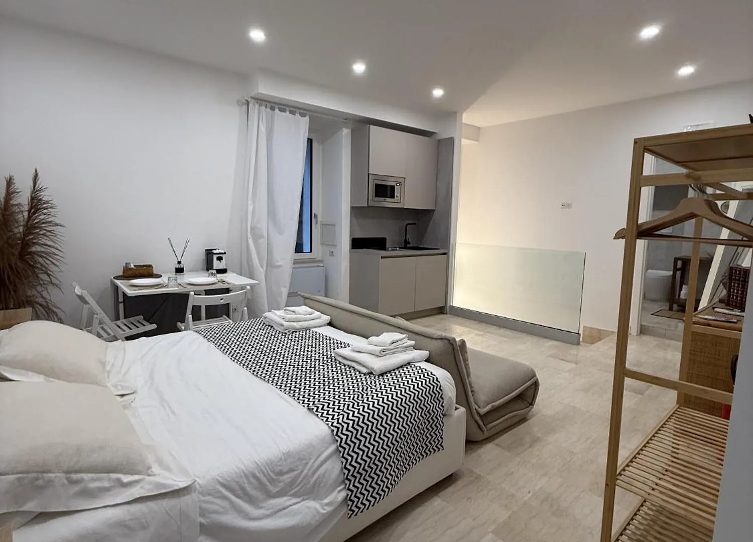 Hv Suites Tribunalium contacts